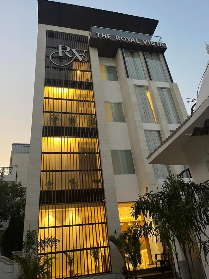 ורנאסי Hotel The Royal Vista מראה חיצוני תמונה